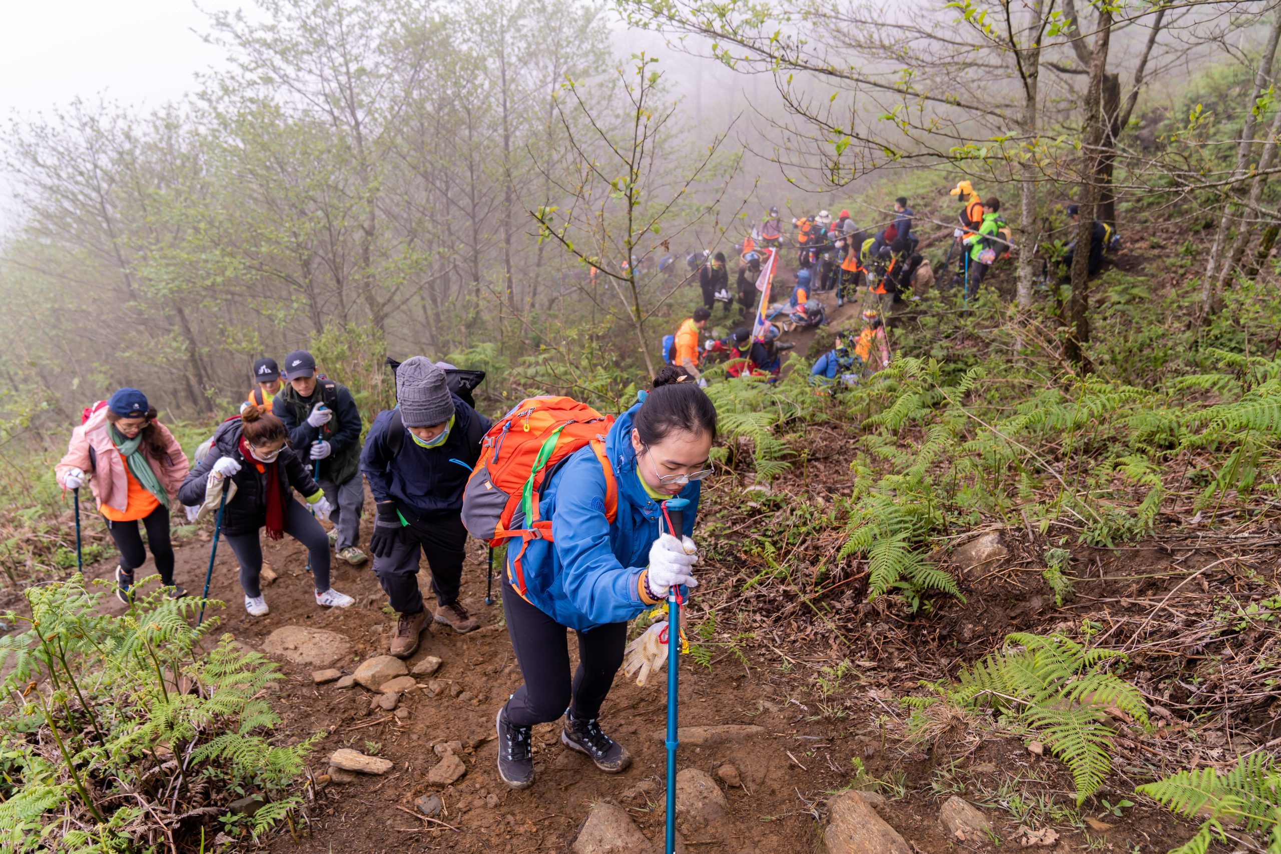 trekking Lảo Thẩn Hang Sói